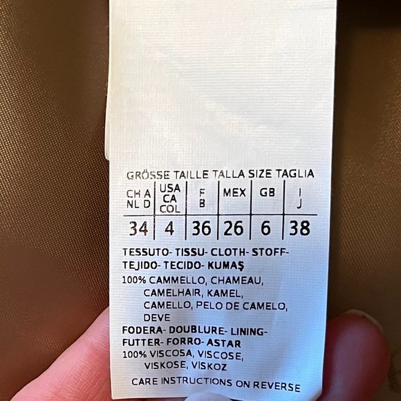 MaxMara - Camel Mid Length Long Sleeve Coat - 100% CamelHair with Viscose Lining - Picture 4 of 4